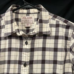 Filson Lightweight Alaskan Guide Flannel Long Sleeve Button Up Shirt